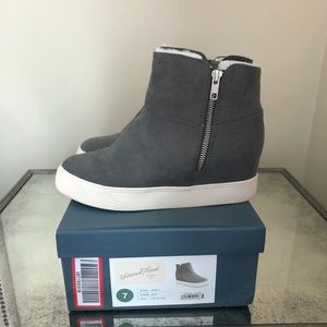 Gray ankle boot